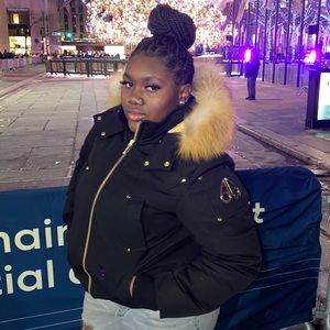 Meet your Posher, Nia